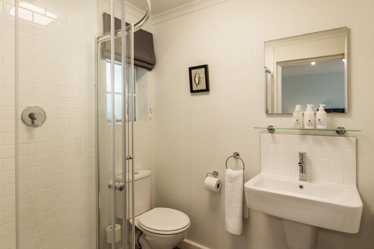 Guest house Oak Manor 2*